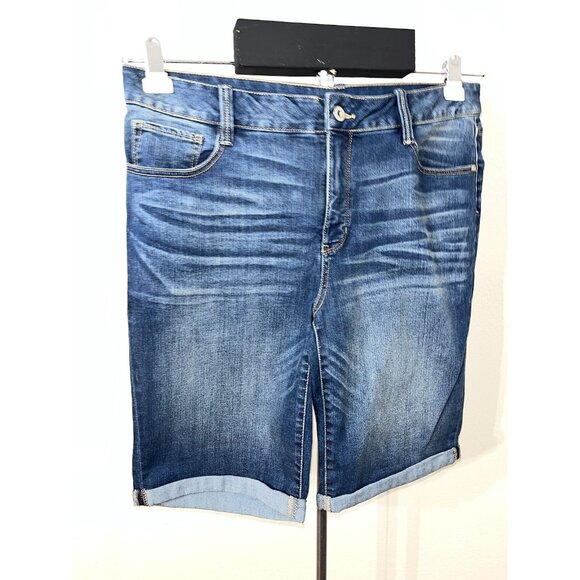 St Johns Bay  Jean Shorts Women 16 36X 10 Stretch Mid Rise Denim - Picture 1 of 8